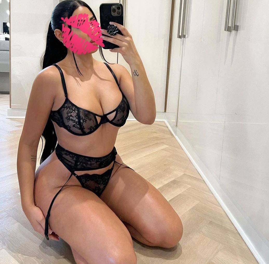 Masöz Escort Bayan Denizle Gecenin Büyüleyici Yıldızları